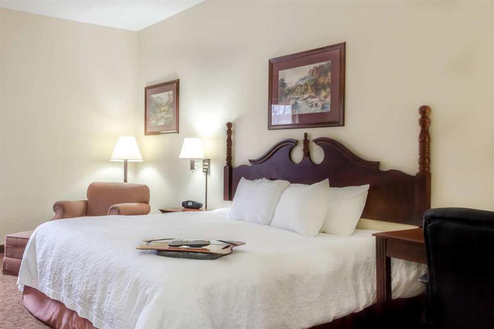 Hampton Inn Dickson Ruang foto
