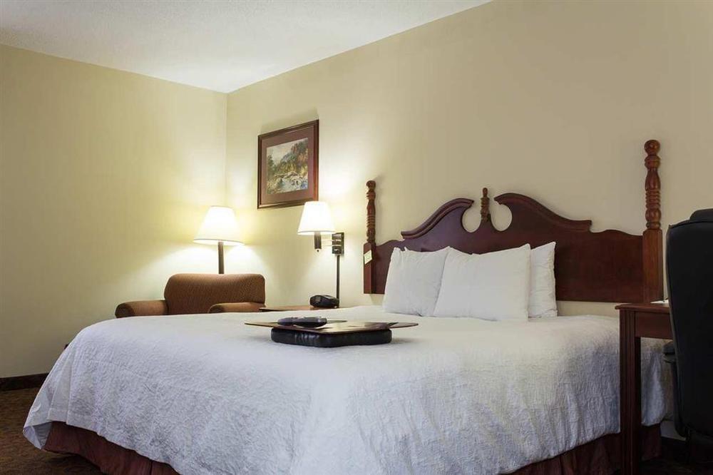 Hampton Inn Dickson Ruang foto
