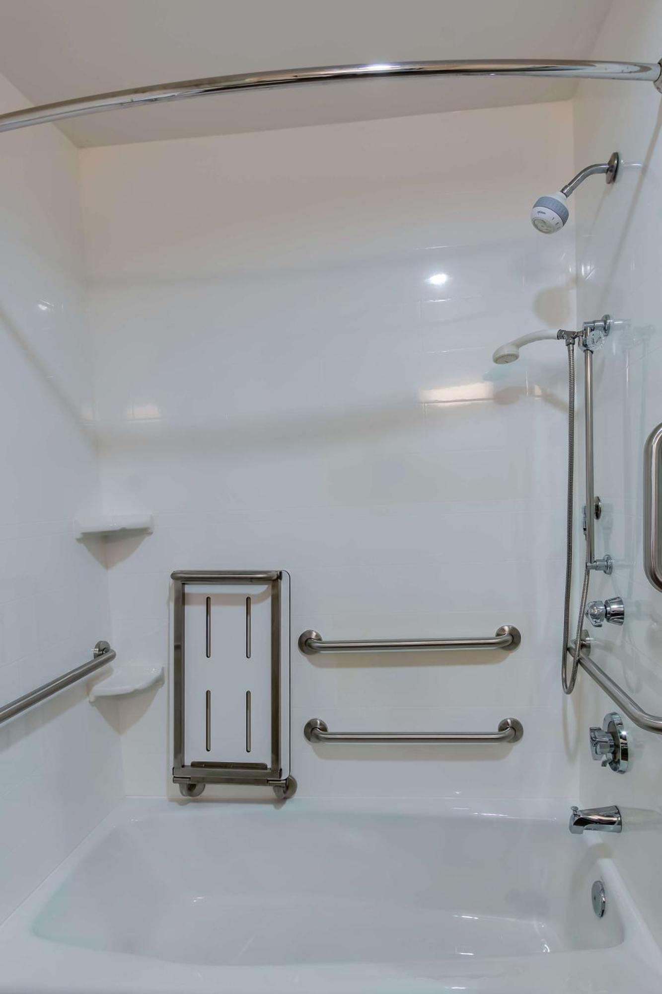 Hampton Inn Dickson Bagian luar foto