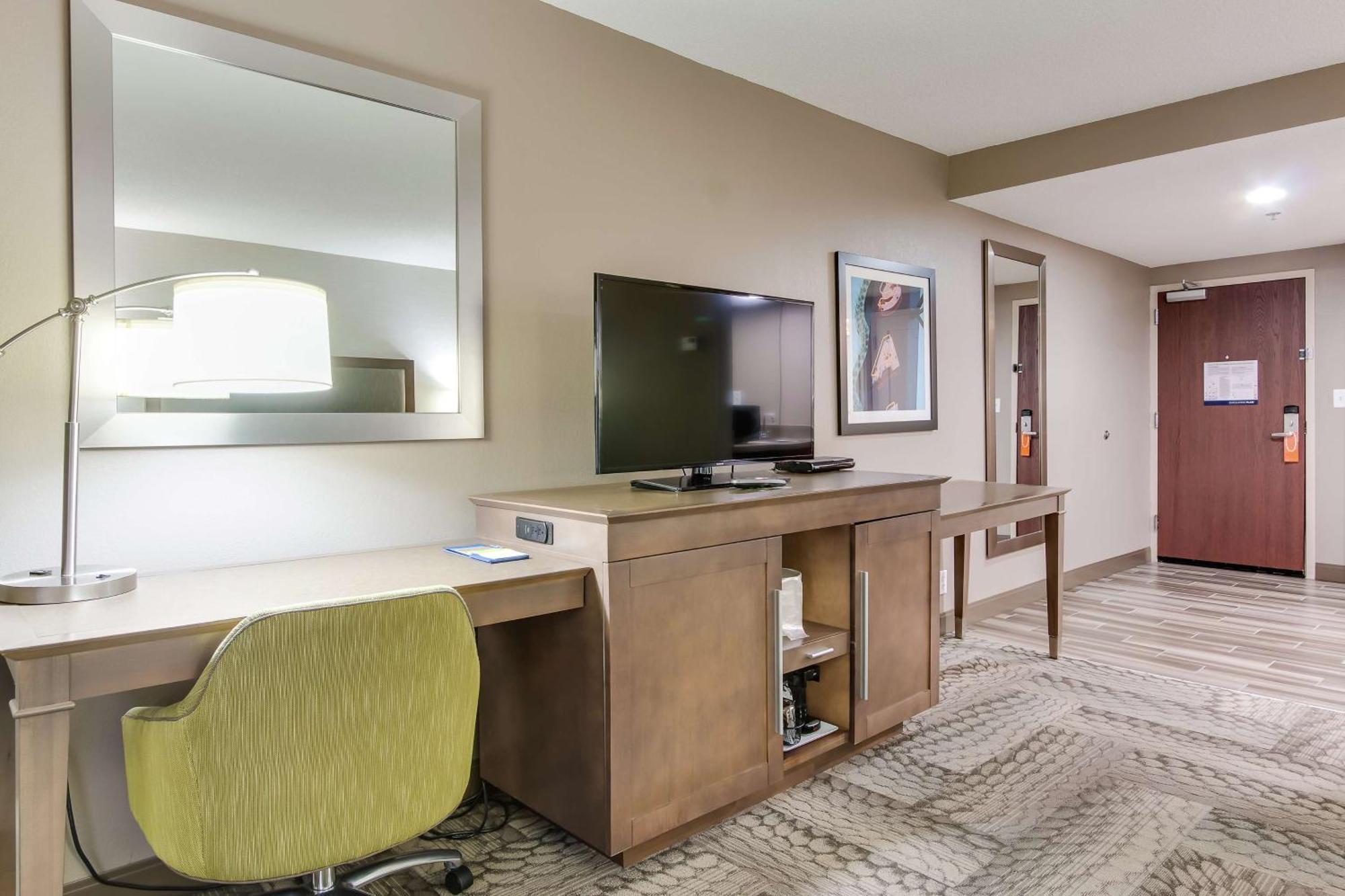 Hampton Inn Dickson Bagian luar foto