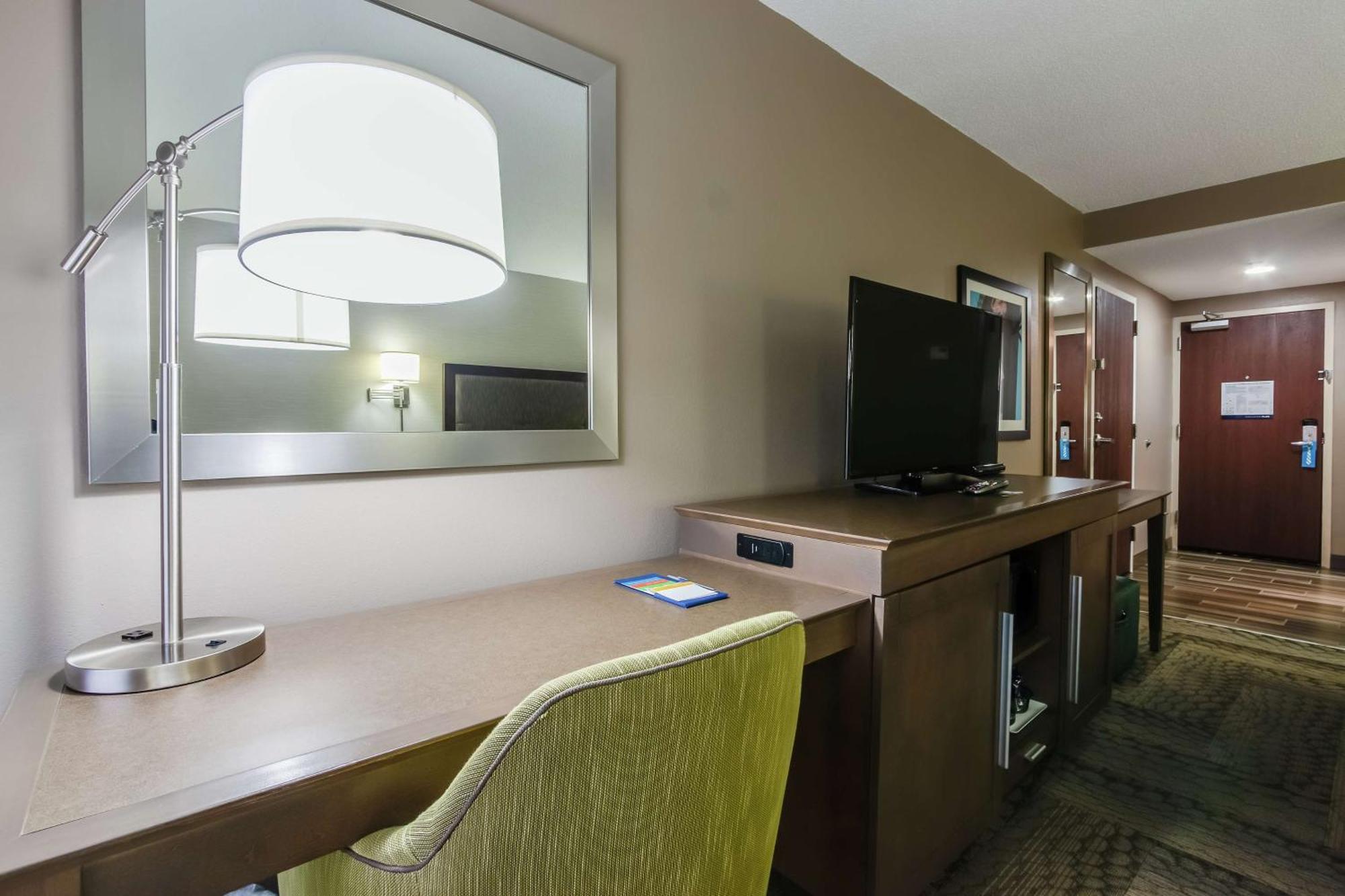 Hampton Inn Dickson Bagian luar foto