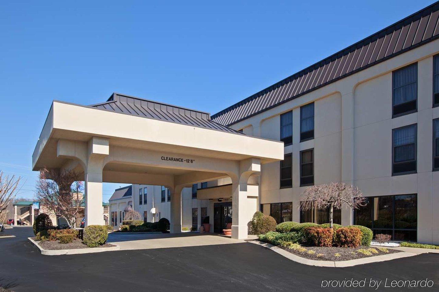 Hampton Inn Dickson Bagian luar foto