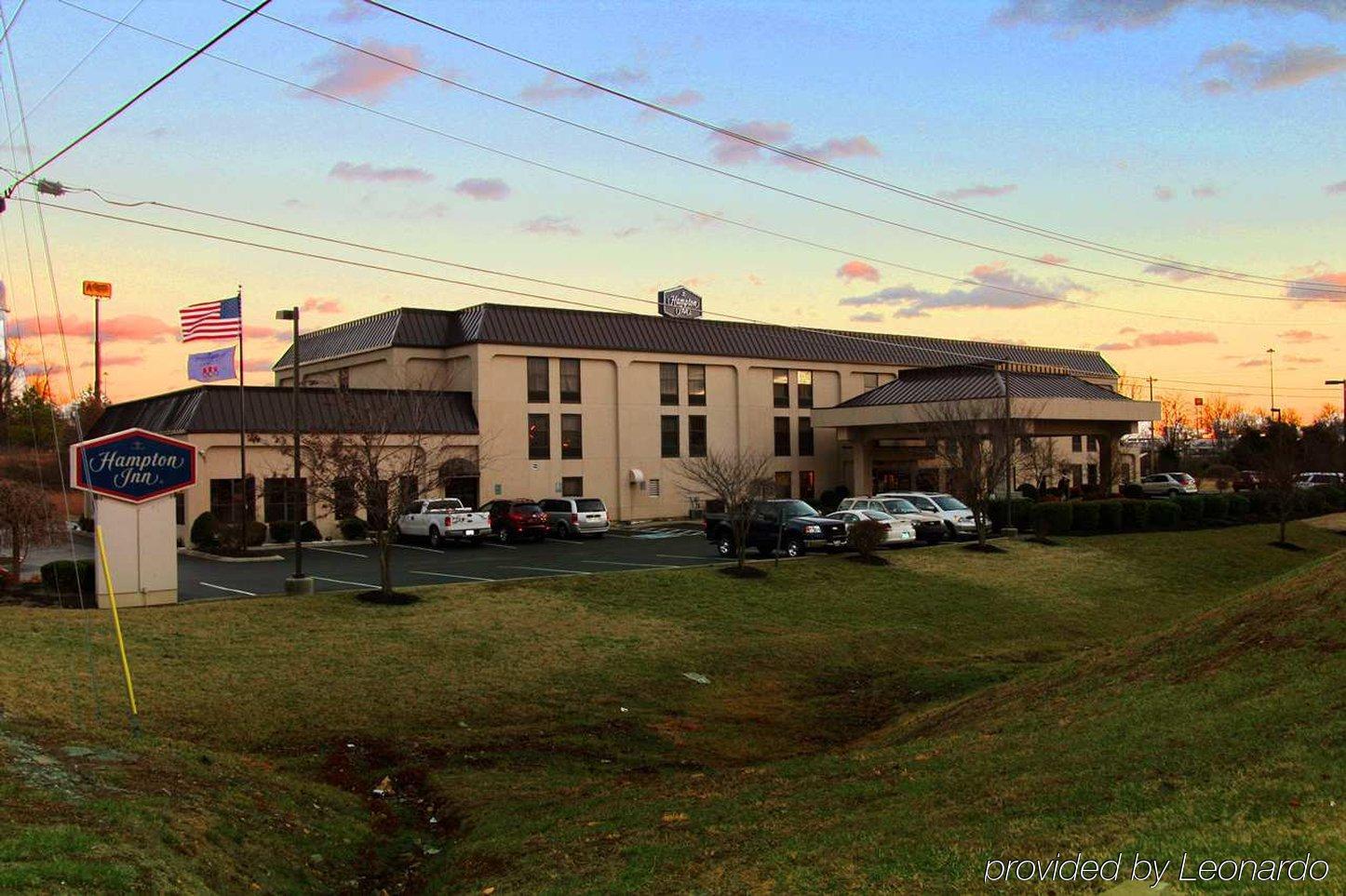 Hampton Inn Dickson Bagian luar foto