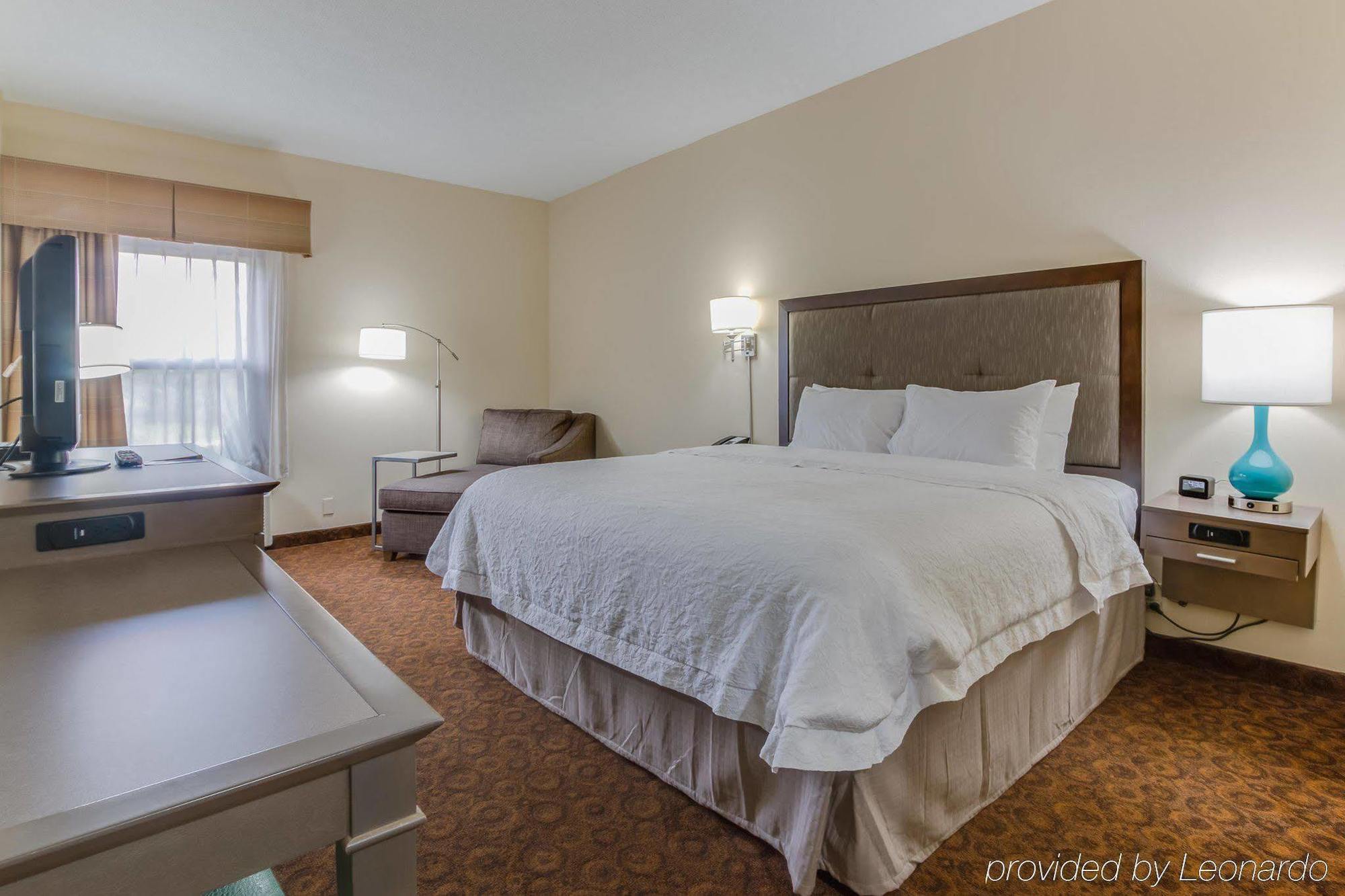 Hampton Inn Dickson Bagian luar foto