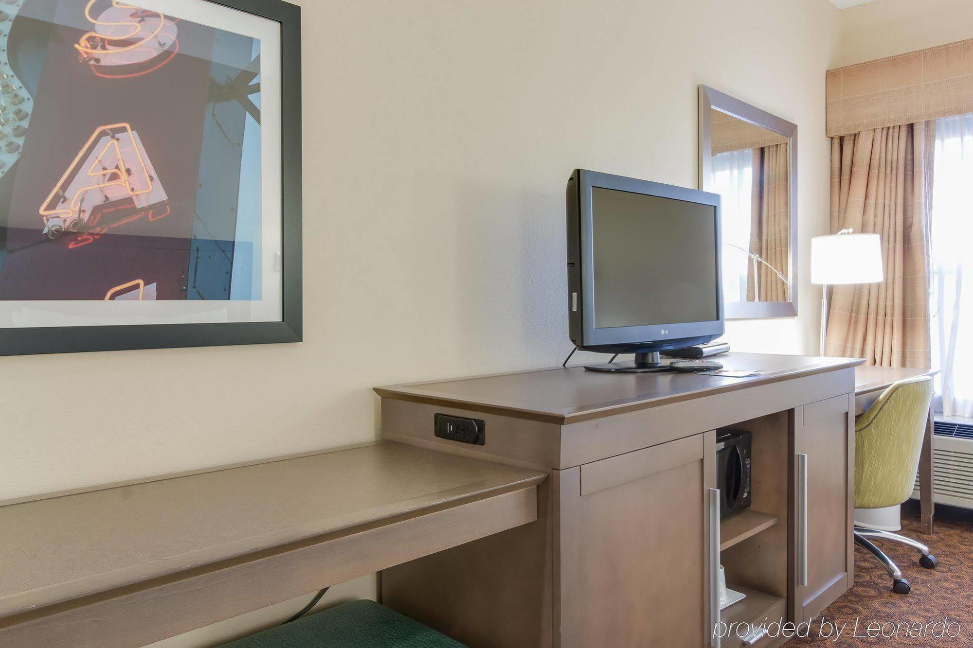 Hampton Inn Dickson Bagian luar foto