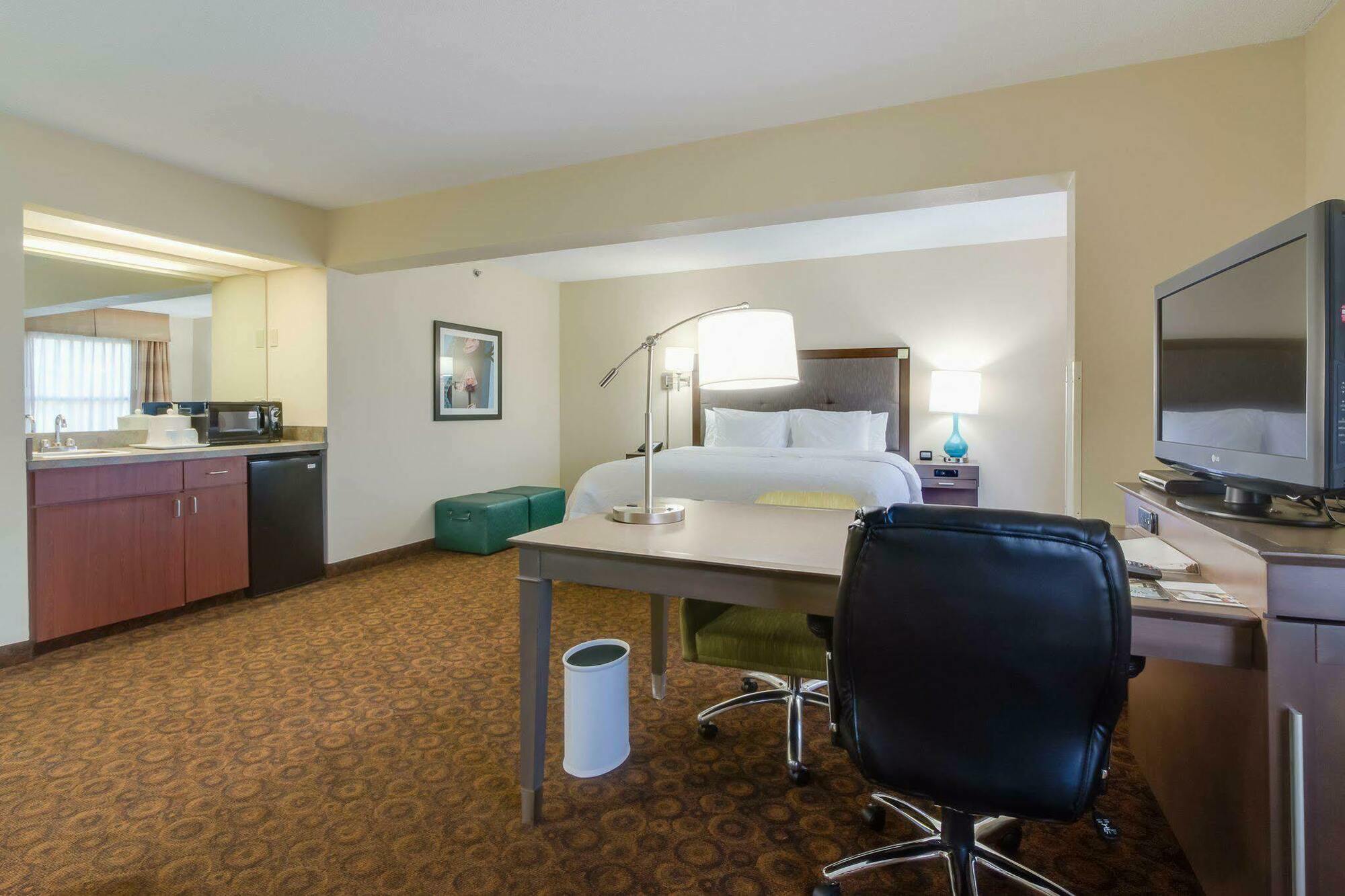 Hampton Inn Dickson Bagian luar foto