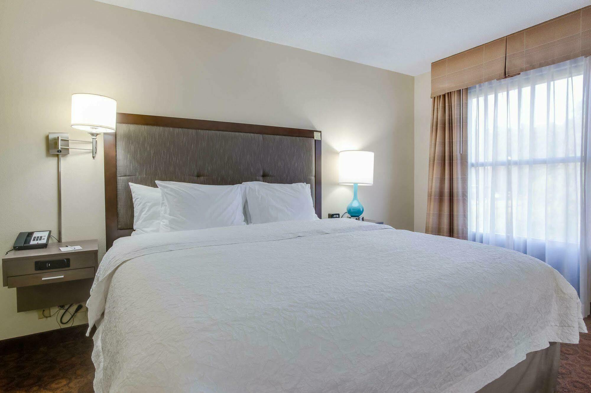 Hampton Inn Dickson Bagian luar foto